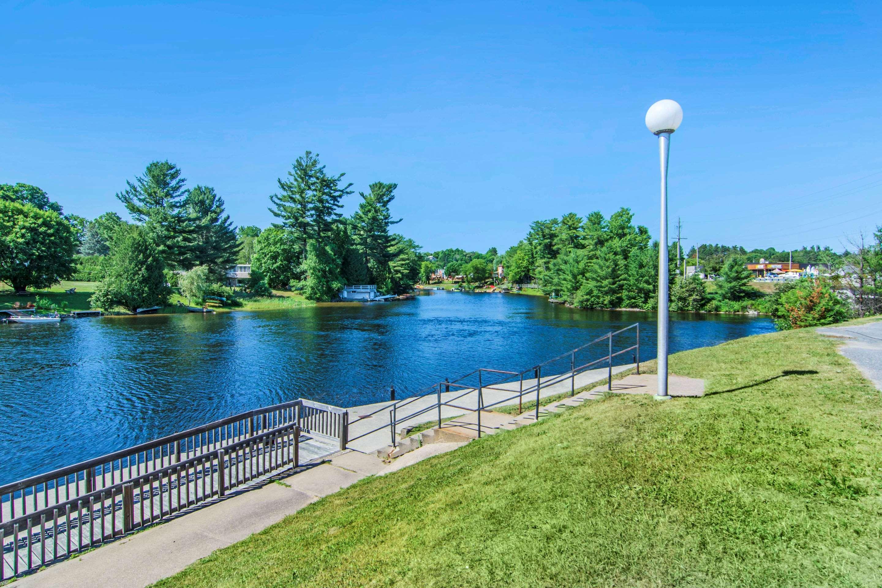 Quality Inn Bracebridge Zewnętrze zdjęcie